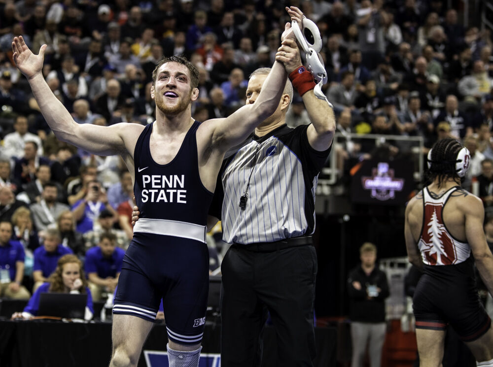 PSU fight against Standford, Lee